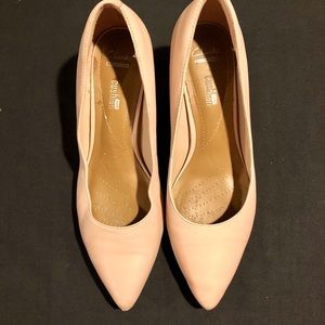 Clark casual shorter heeled supple leather shoes